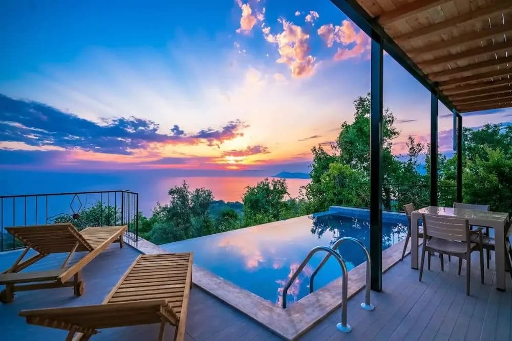 Kaş ve Kalkan’da Balayı Villaları