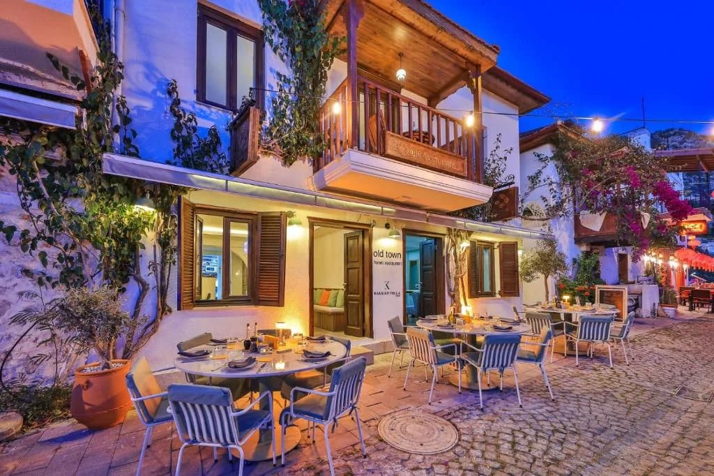 Kaş mı Kalkan mı? Tatil İçin Hangisi Daha Güzel ve Size Daha Uygun? Karşılaştırmalı Rehber