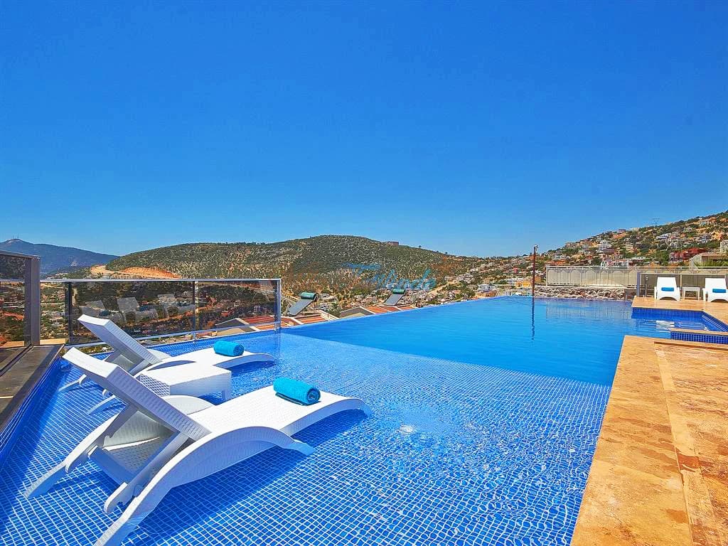 Villa Falcon Exclusive