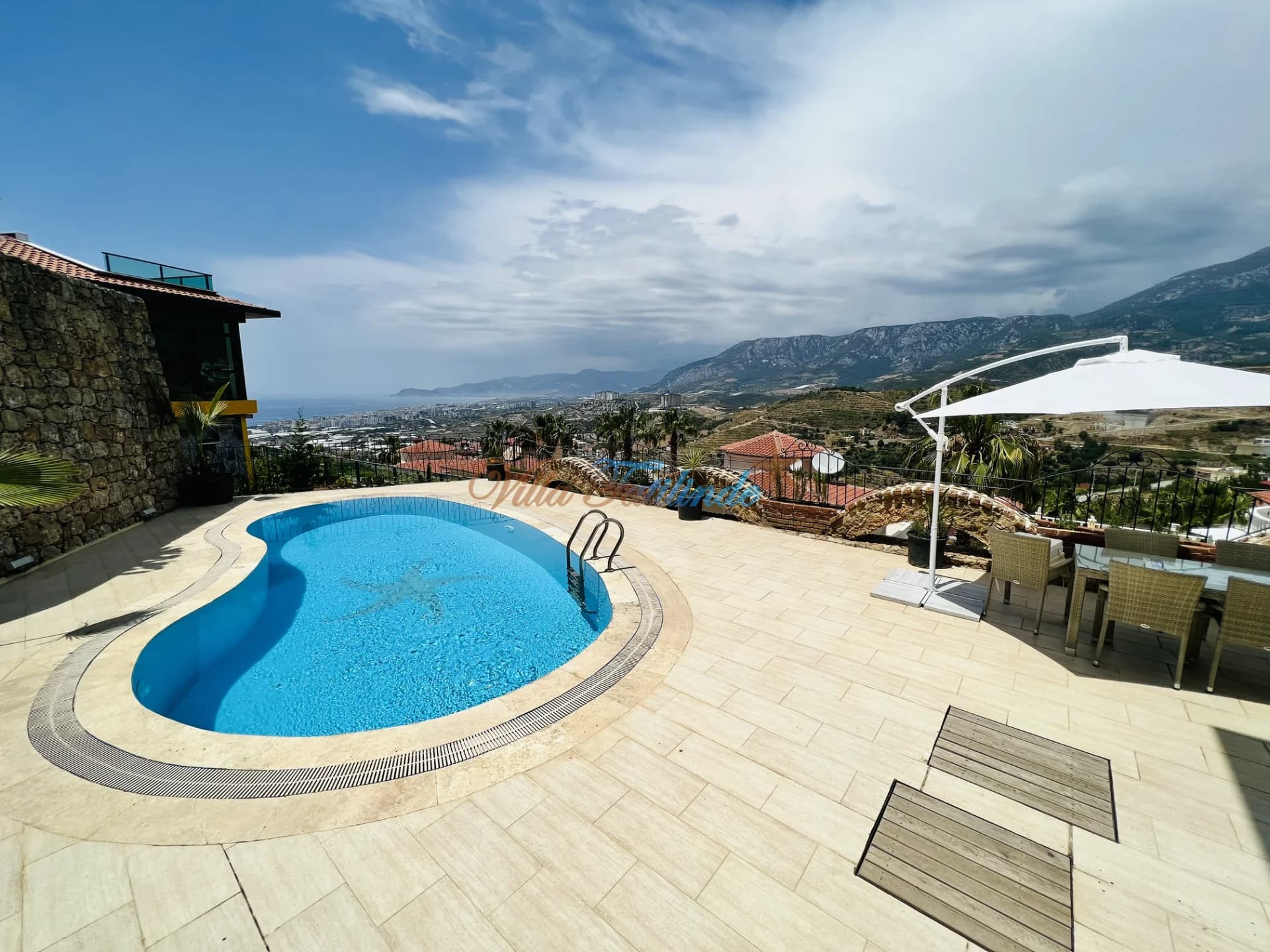 Villa Alora-A1