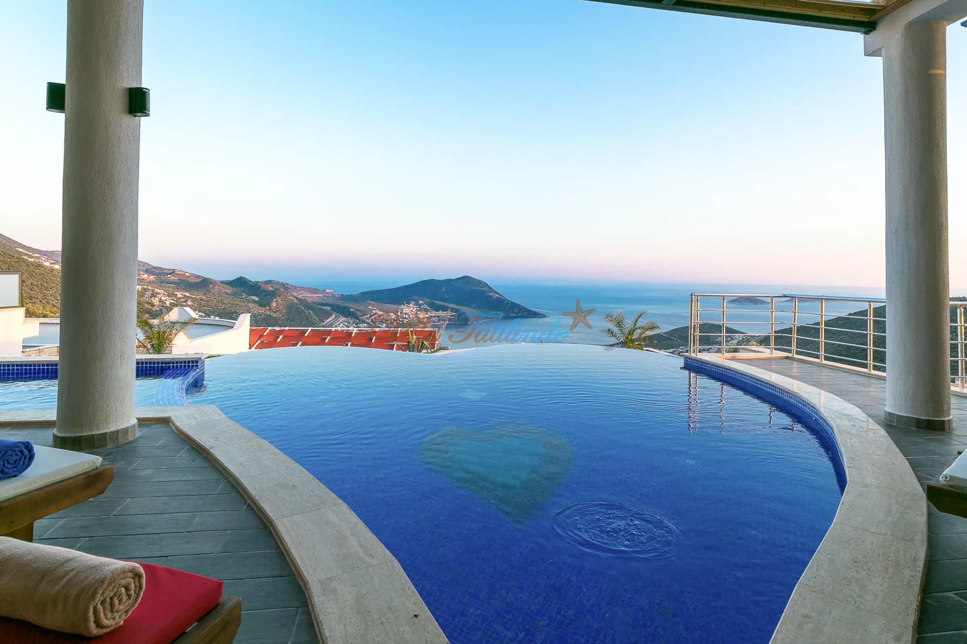 Villa Stone Heart Hill