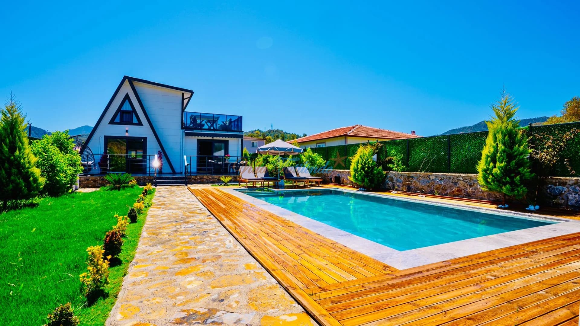 Villa Frame House