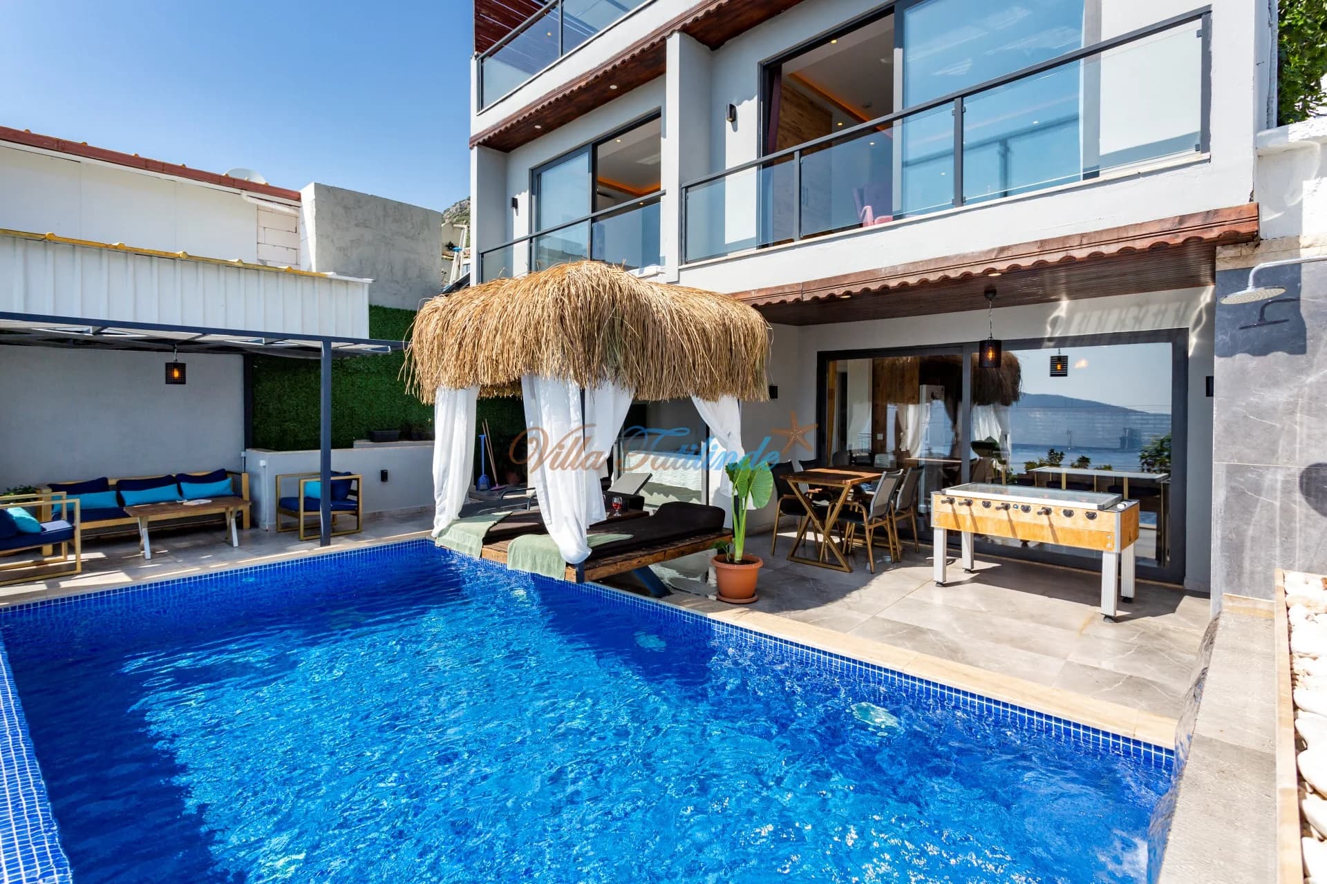 Villa Gold Moon